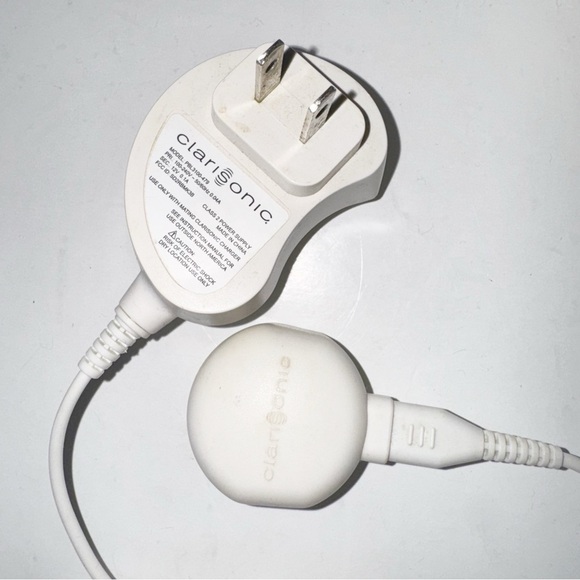 Clarisonic Mia 2 Facal Sonic Skin Cleansing Travel case Charging cord - Picture 6 of 6